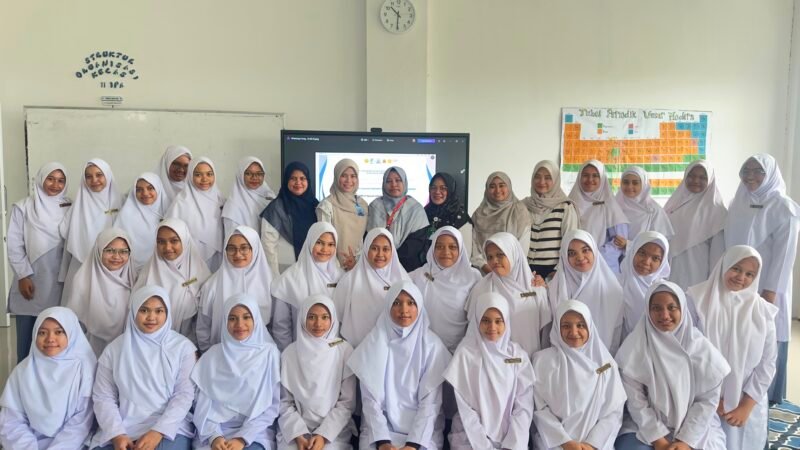 PKMBPB USK Gandeng GEN-A Perkuat Edukasi Kesehatan Reproduksi Remaja di SMAIT Nurul Ishlah Banda Aceh