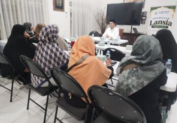 YWHA Kembali Gelar Madrasah Lansia, Bekali Peserta Ilmu Agama hingga Persiapan Hari Tua